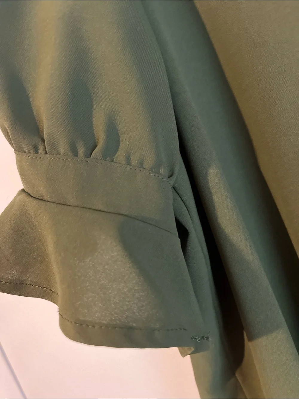 Women’s Olive Green V-Neck Shift Top - Picture 3 of 3